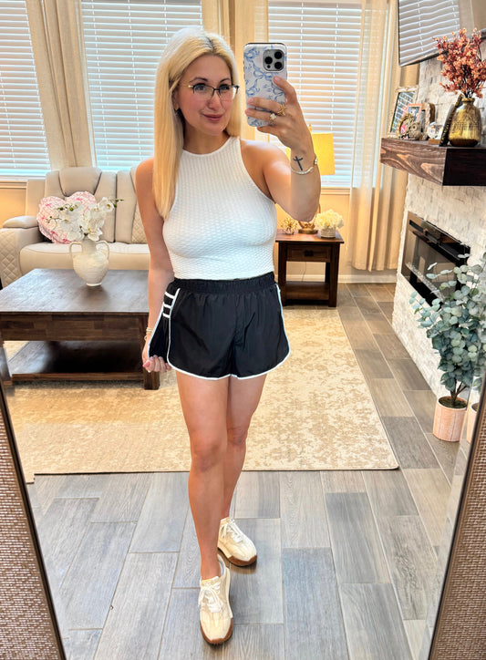 On Point Shorts - Black